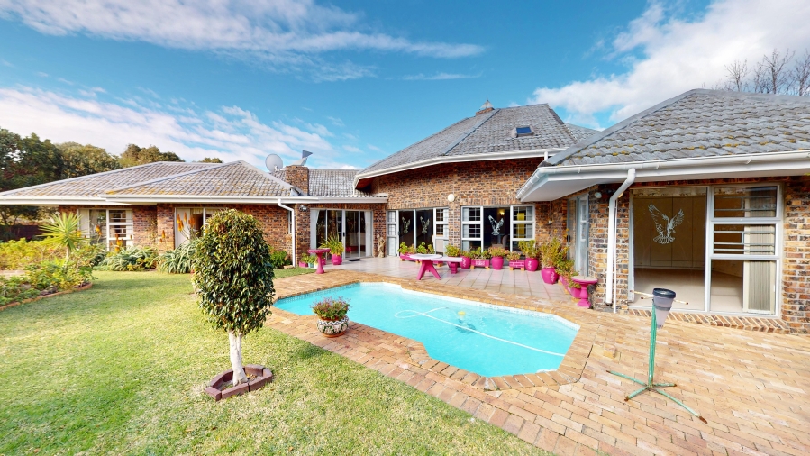 3 Bedroom Property for Sale in Heuningkloof Western Cape